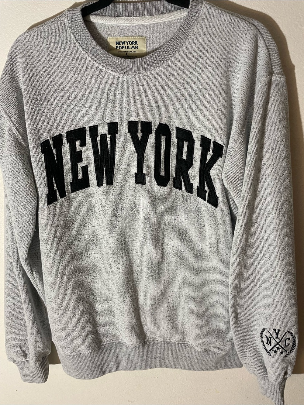 New York Popular Light Gray Crewneck Sweatshirt with Black Lettering